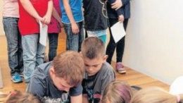 30 M?dchen und Jungen der 78. Grundschule aus